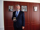 Генеральный директор новгородских газовых компаний награжден золотым значком Центрального комитета Профсоюза