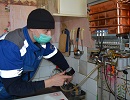 Специалисты «Газпром газораспределение Великий Новгород» проверили безопасность газоиспользующего оборудования